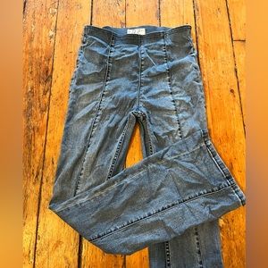 High waisted bell bottom jeans💕